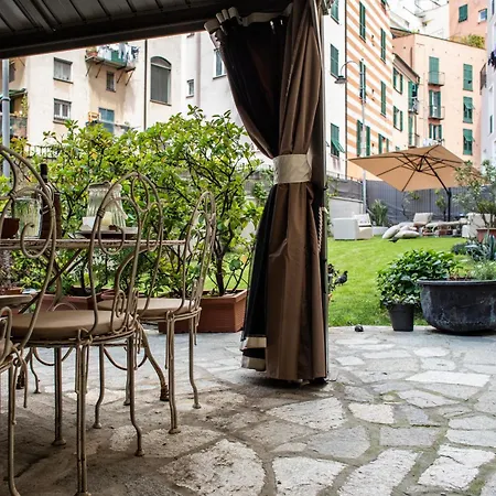 Giardino In Centro Storico -appartamento Con Giardino, Centro Storico, Acquario Apartment